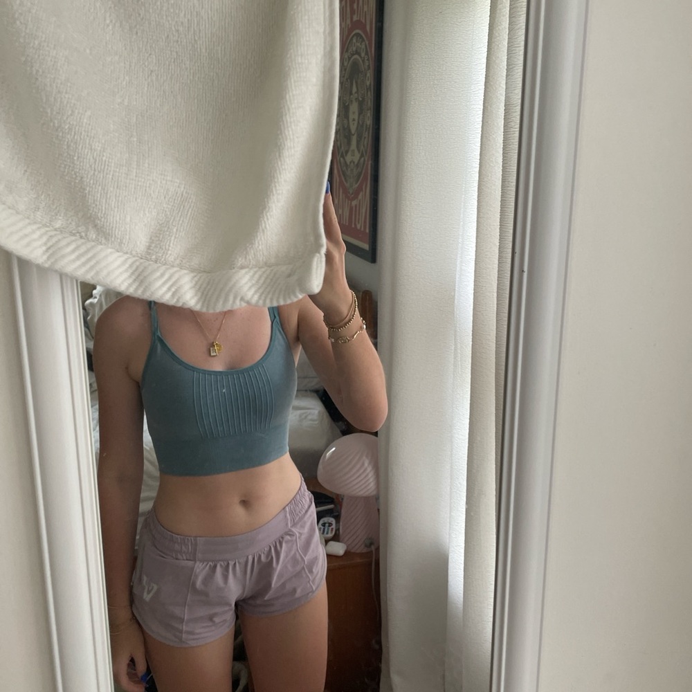 blue sports bra super comfy, low-medium support, very stretchy